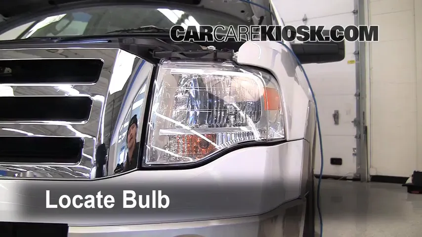 2007 Ford Expedition EL Eddie Bauer 5.4L V8 Lights Highbeam (replace bulb)